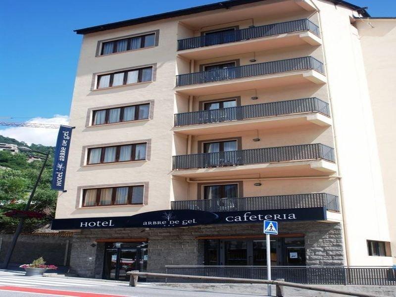 Hotel Arbre De Neu Encamp Bagian luar foto